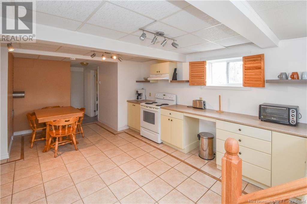 98 Saint-Pierre Ouest Boulevard, Caraquet, New Brunswick  E1W 1B6 - Photo 43 - NB122541