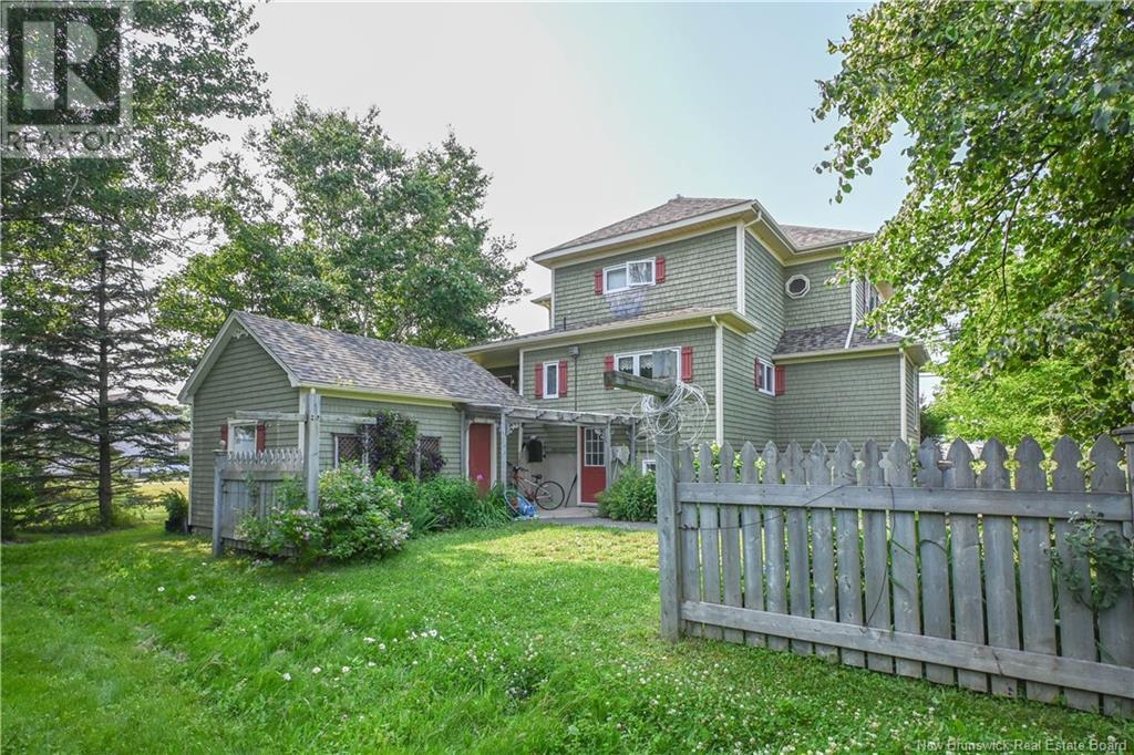 98 Saint-Pierre Ouest Boulevard, Caraquet, New Brunswick  E1W 1B6 - Photo 7 - NB122541