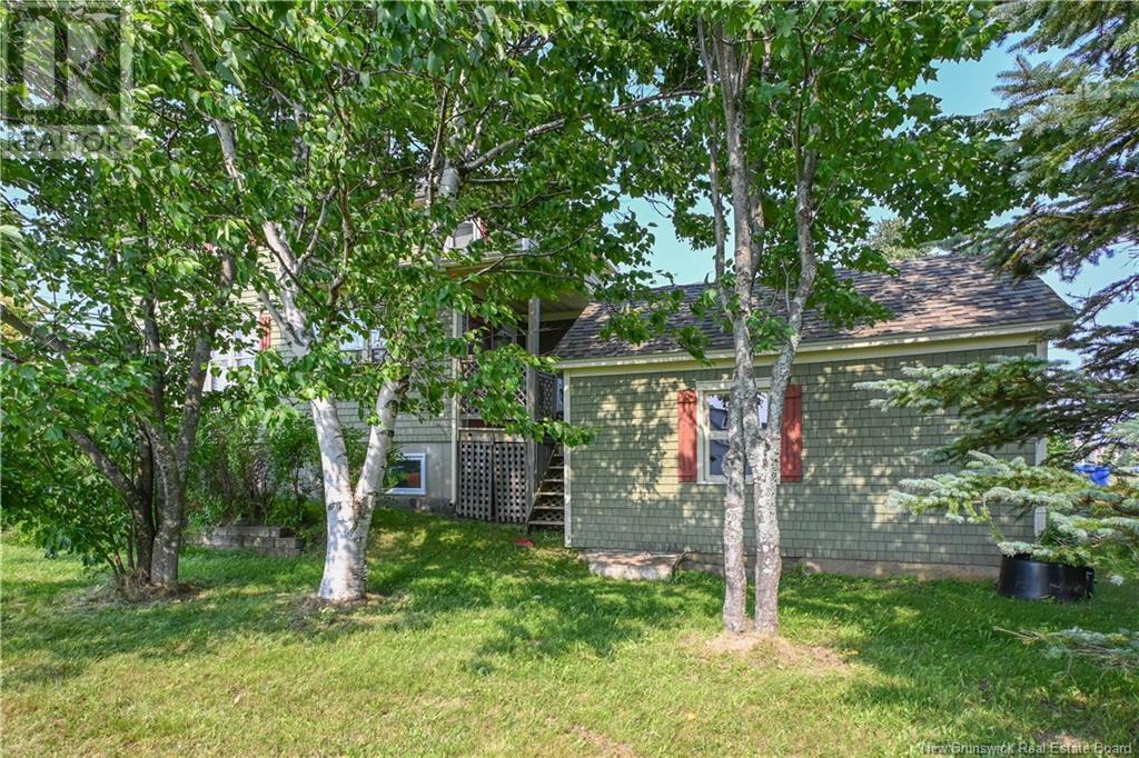 98 Saint-Pierre Ouest Boulevard, Caraquet, New Brunswick  E1W 1B6 - Photo 4 - NB122541