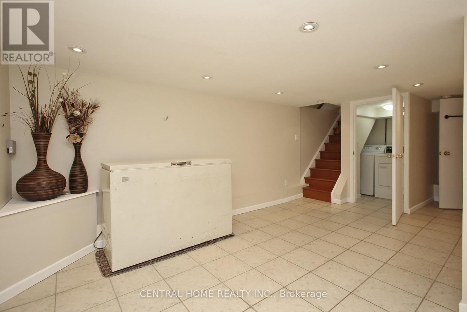 106 Carlaw Avenue, Toronto, Ontario  M4M 2R7 - Photo 19 - E12284192