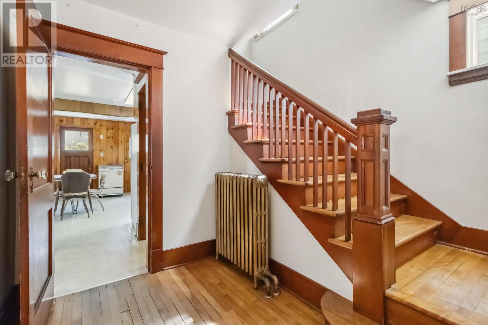 Property at 2577 Oxford Street image 5