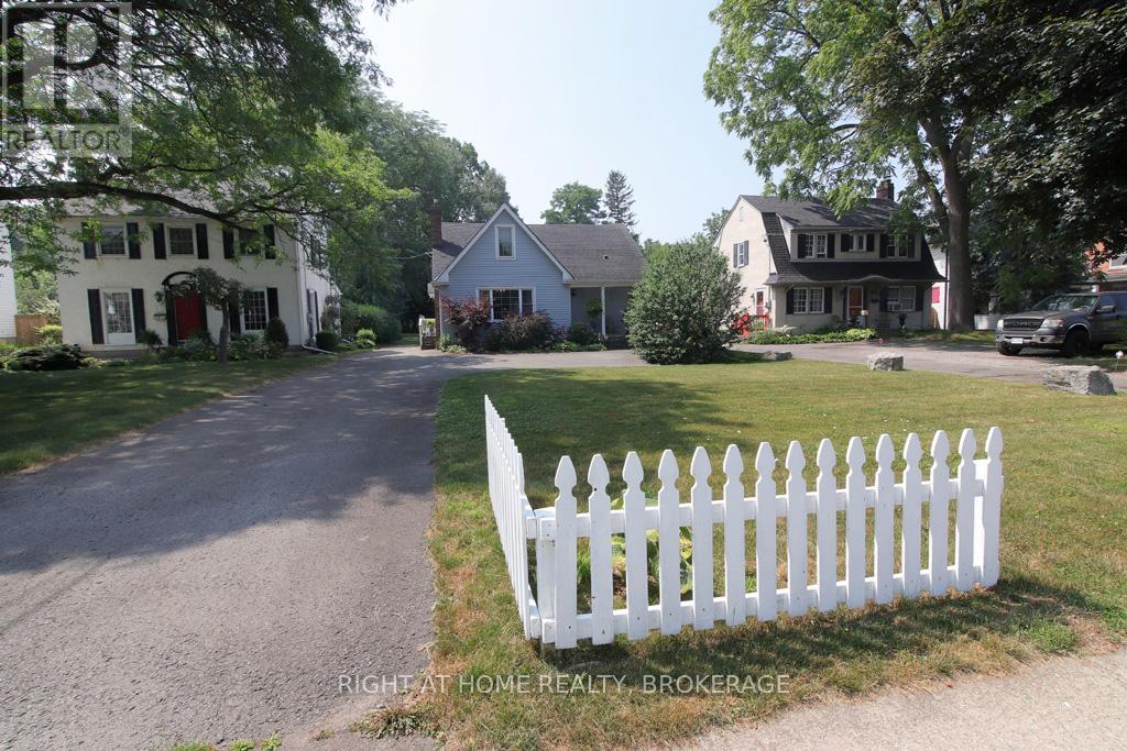368 Queenston Street, St. Catharines, Ontario  L2P 2X9 - Photo 2 - X12288329
