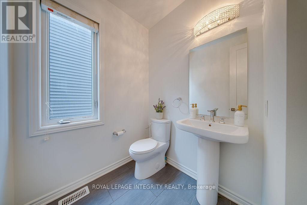 Property at 405 APHELION CRESCENT image 5