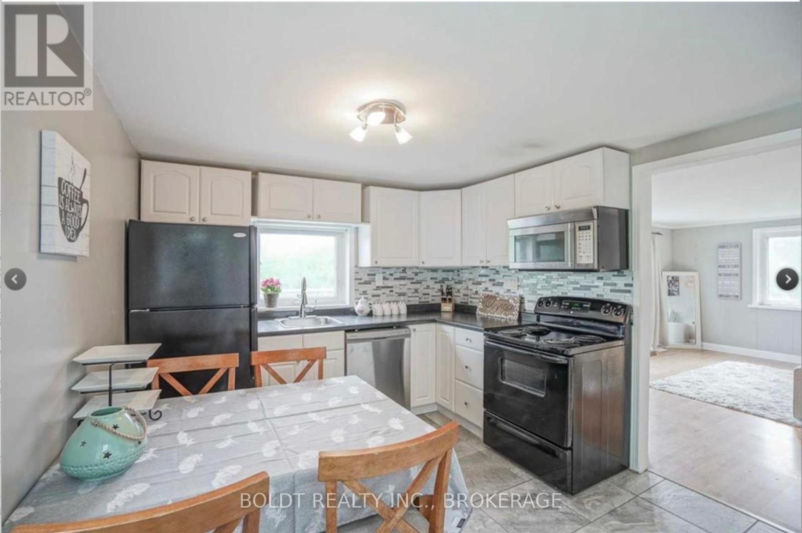 61 Bradley Street, St. Catharines, Ontario  L3T 1R5 - Photo 11 - X12288590