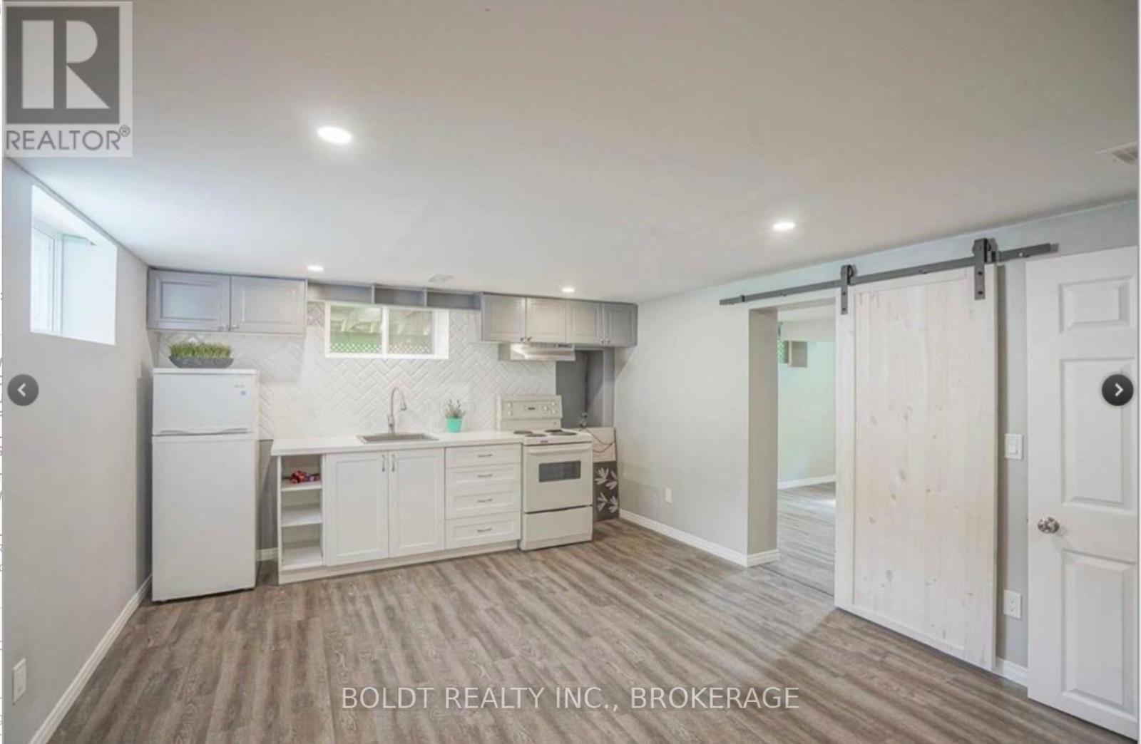61 Bradley Street, St. Catharines, Ontario  L3T 1R5 - Photo 14 - X12288590