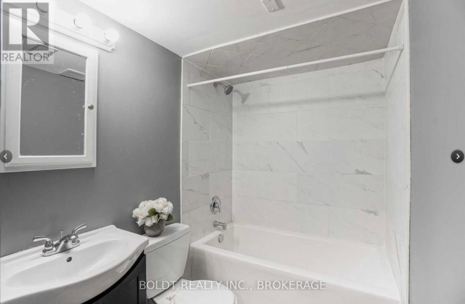 61 Bradley Street, St. Catharines, Ontario  L3T 1R5 - Photo 17 - X12288590