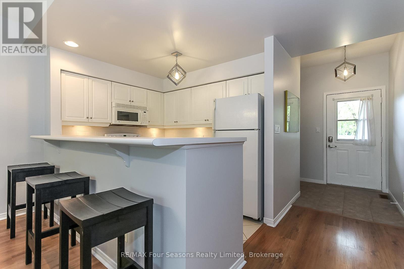 919 Cedar Pointe Court, Collingwood, Ontario  L9Y 5C7 - Photo 8 - S12288657