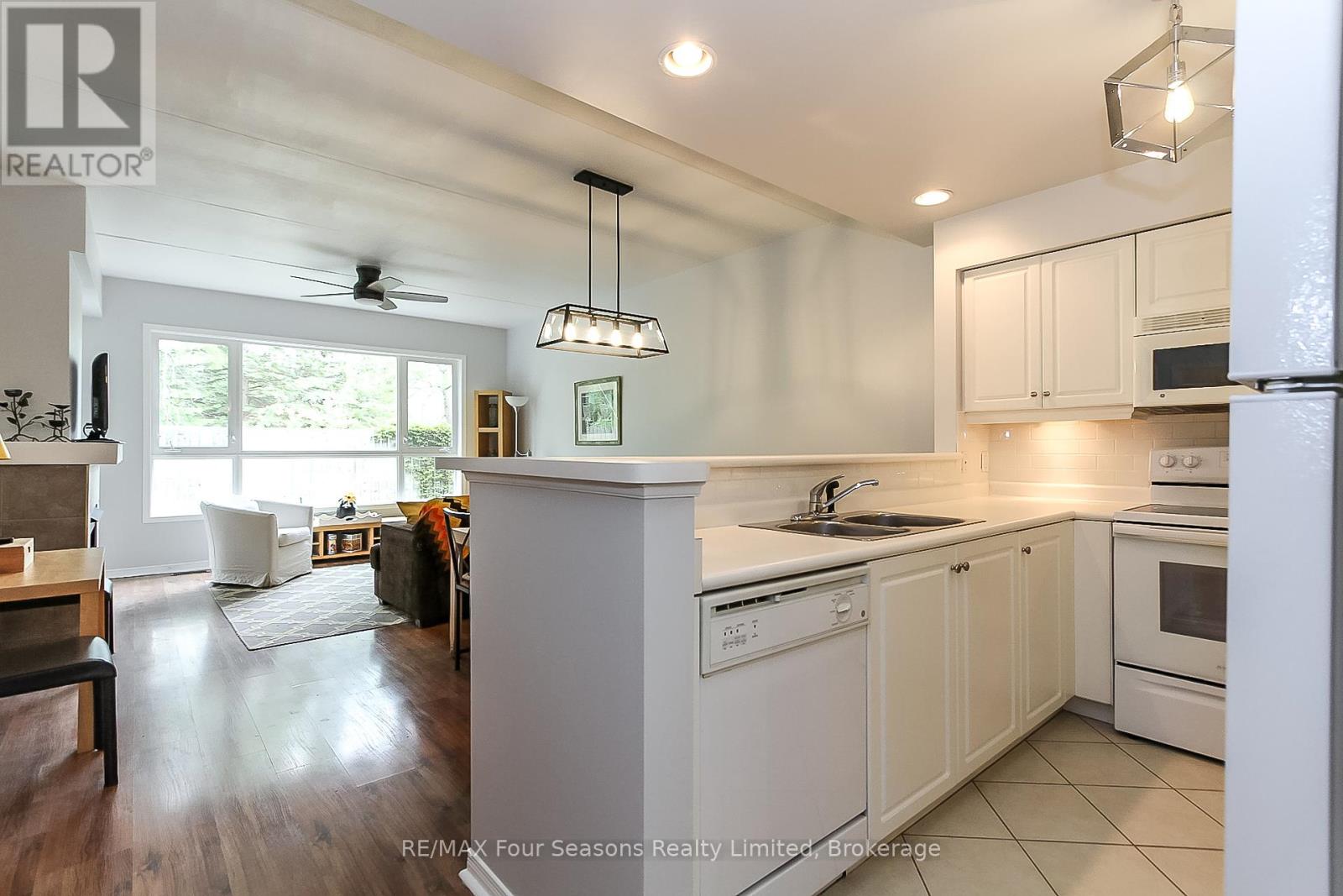 919 Cedar Pointe Court, Collingwood, Ontario  L9Y 5C7 - Photo 9 - S12288657