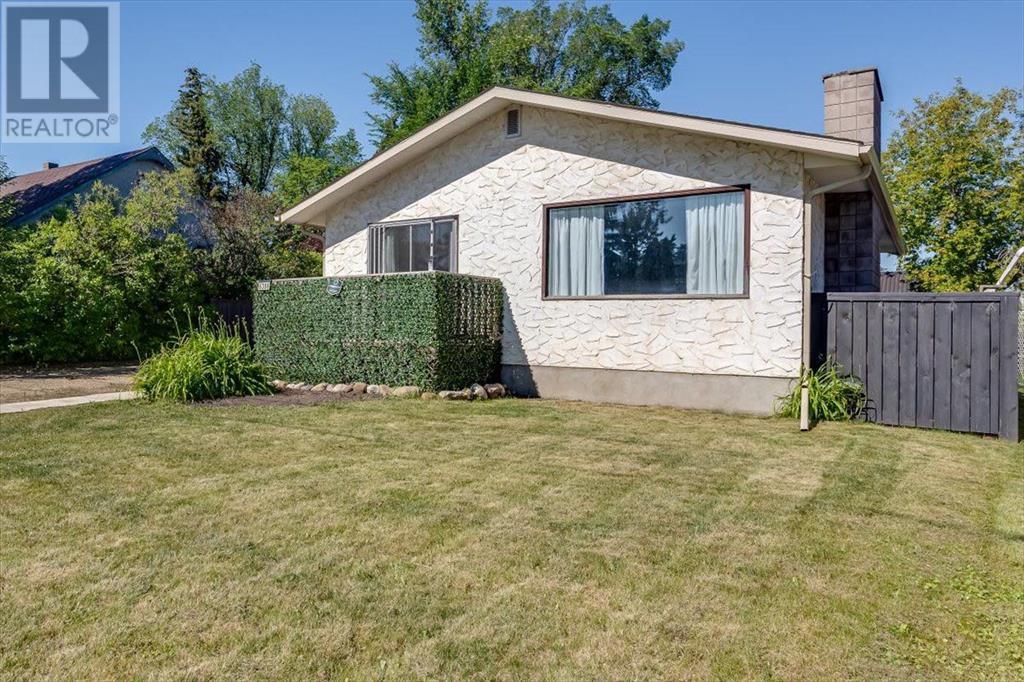 Property at 6308 61 Avenue image 3