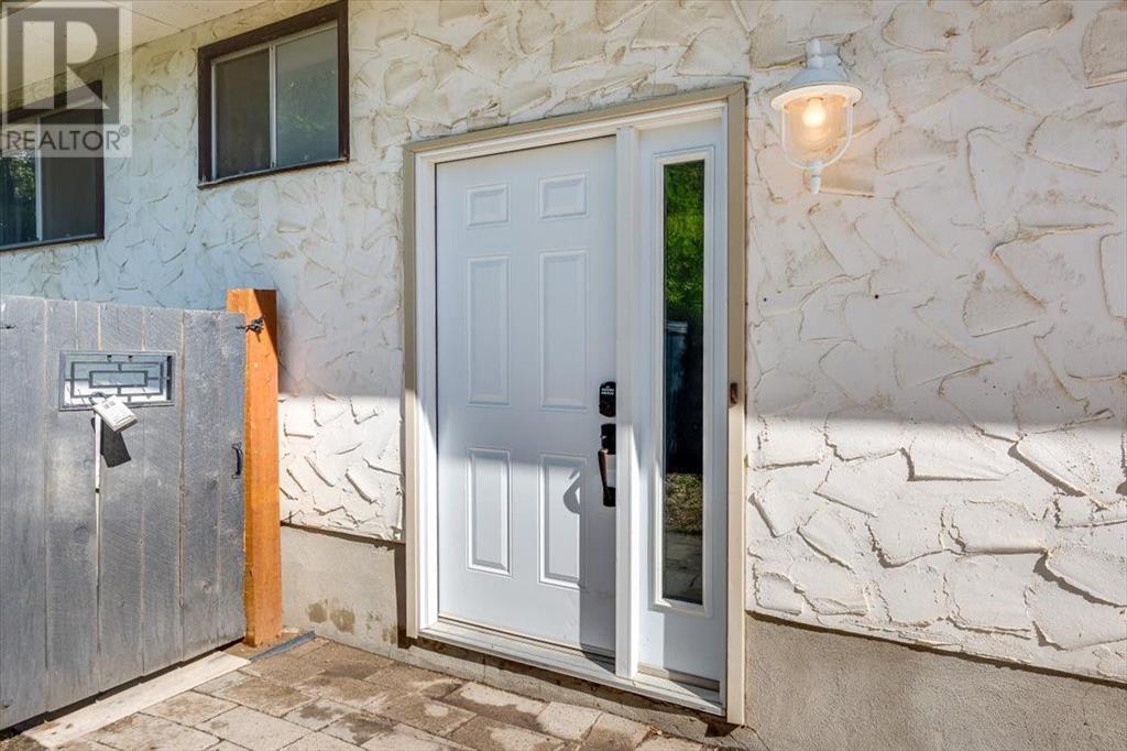 Property at 6308 61 Avenue image 4