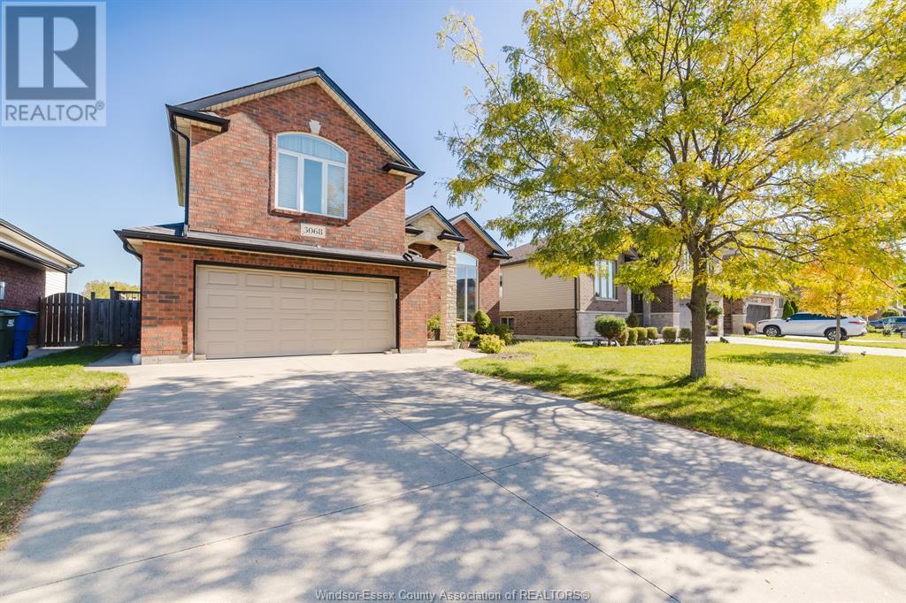Property at 3068 TROUP CRESCENT image 3