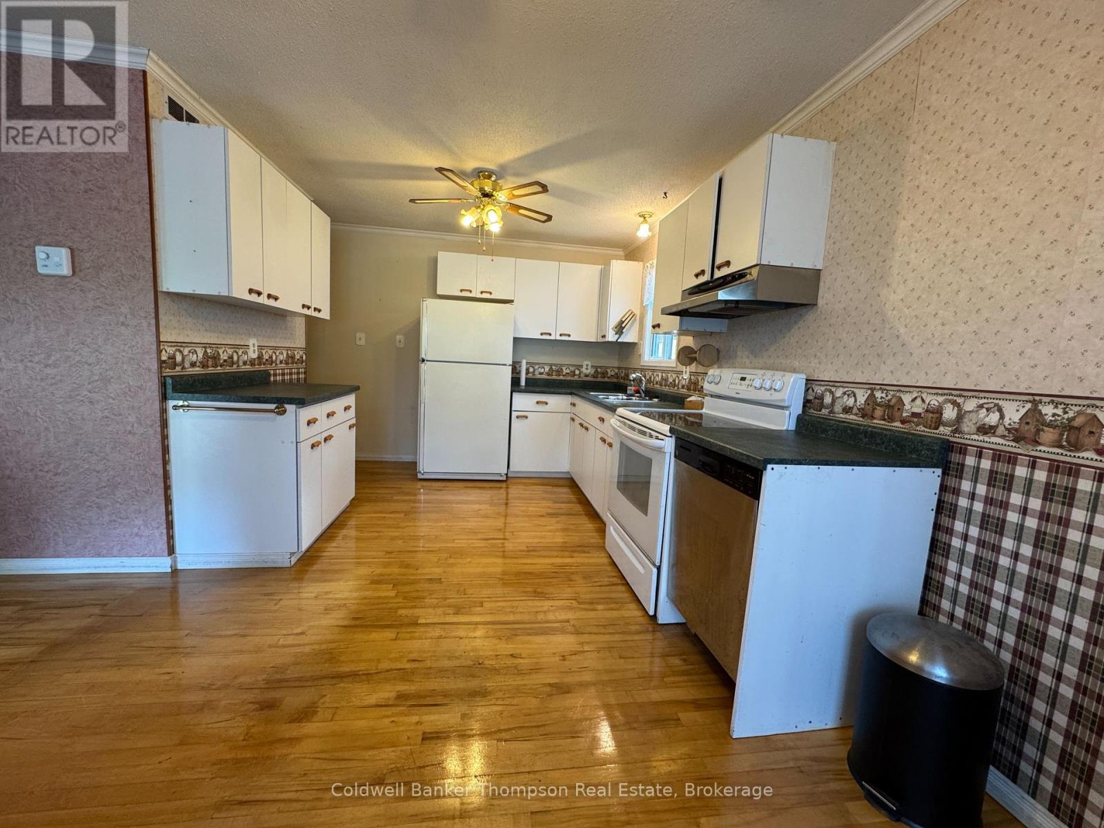 8 Yonge Street S, Huntsville, Ontario  P1H 1W7 - Photo 10 - X12288771