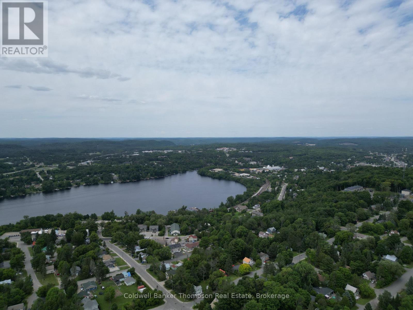 8 Yonge Street S, Huntsville, Ontario  P1H 1W7 - Photo 8 - X12288771