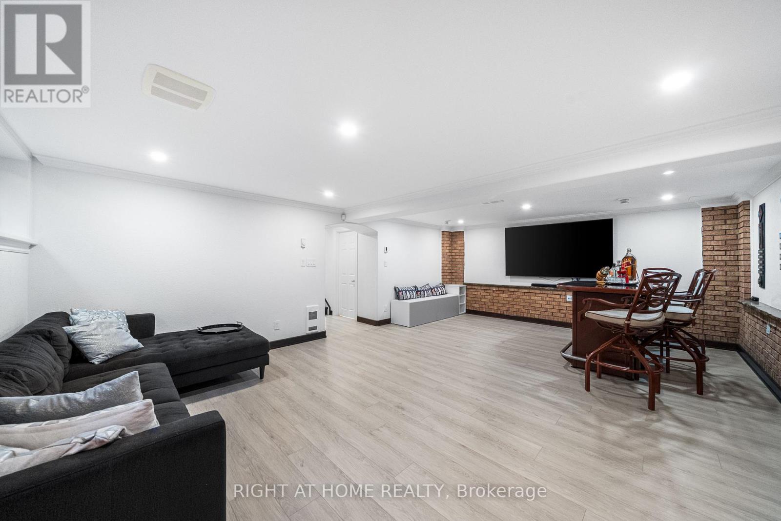 1045 Bloor Street, Mississauga (Applewood), Ontario  L4Y 2N3 - Photo 26 - W12288515