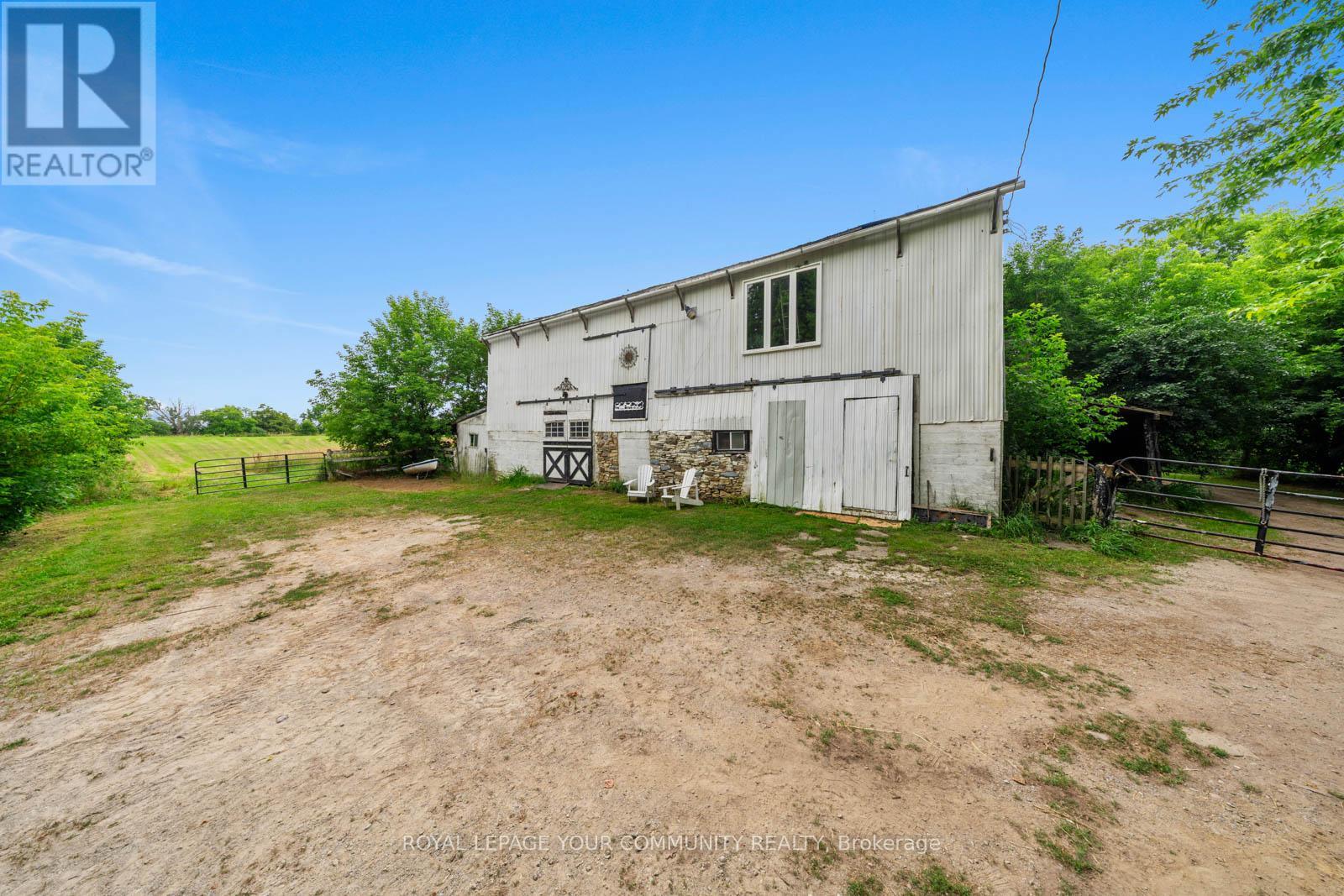 152 Confederation Street, Halton Hills, Ontario  L7G 4S8 - Photo 10 - W12288530