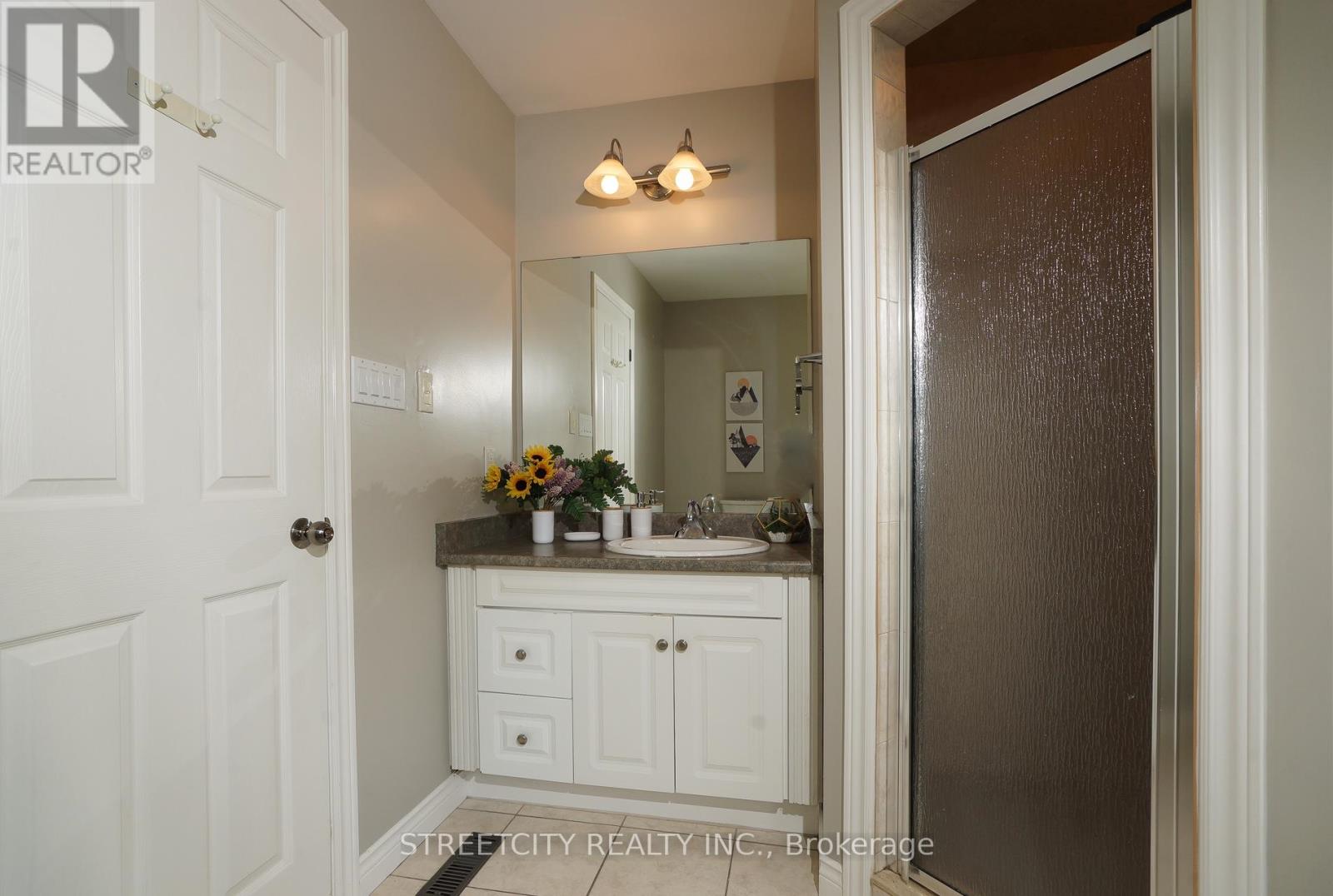1861 Louise Boulevard, London North, Ontario  N6G 5G2 - Photo 21 - X12288344