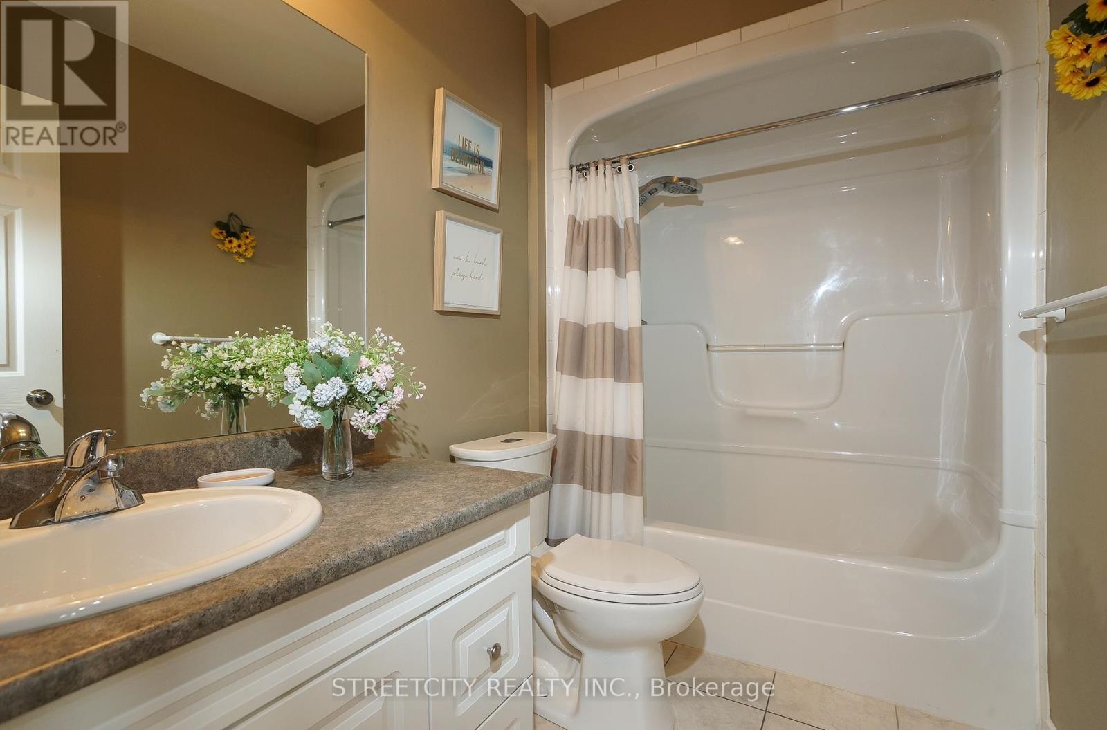 1861 Louise Boulevard, London North, Ontario  N6G 5G2 - Photo 26 - X12288344