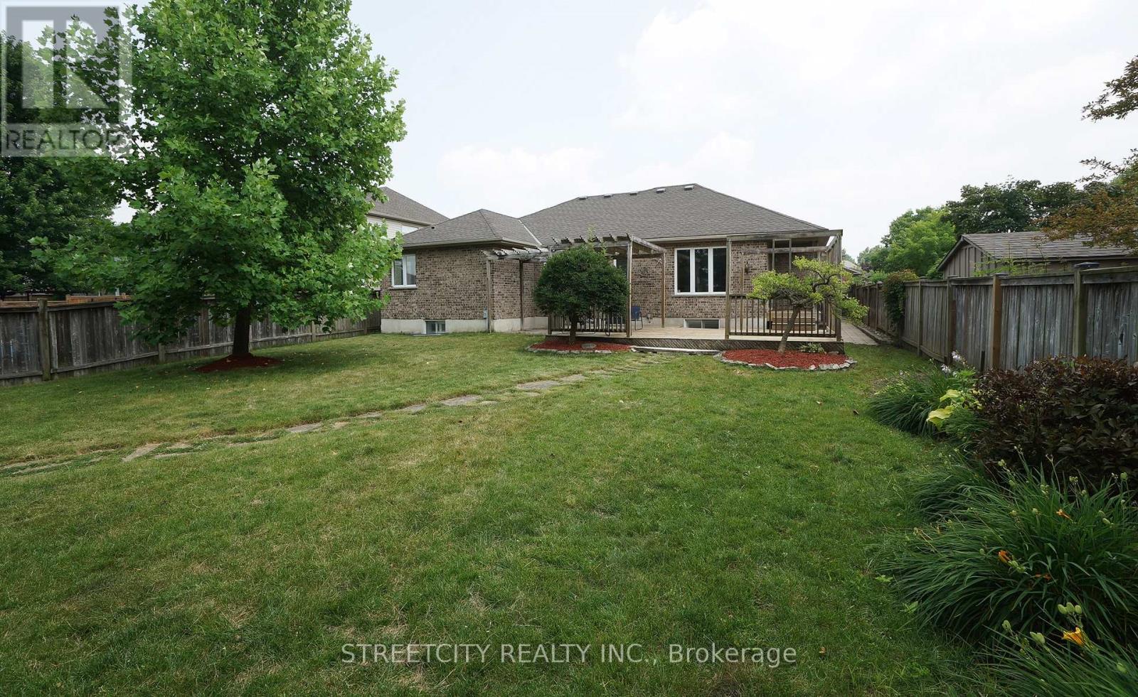 1861 Louise Boulevard, London North, Ontario  N6G 5G2 - Photo 37 - X12288344