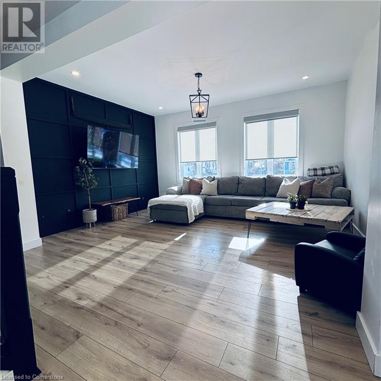 10 Pearl Street, Tillsonburg, Ontario  N4G 1L3 - Photo 6 - 40750075