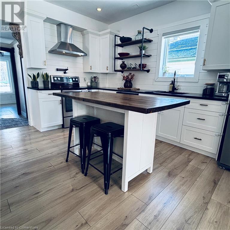 10 Pearl Street, Tillsonburg, Ontario  N4G 1L3 - Photo 3 - 40750075