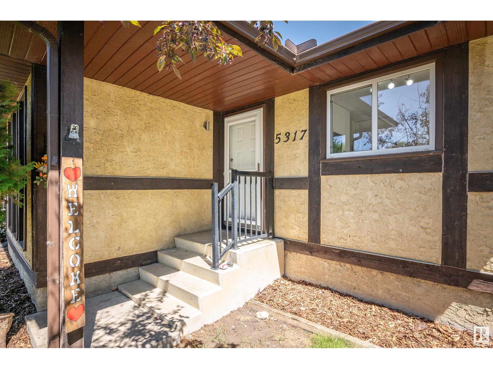 Property at 5317 56A ST image 3