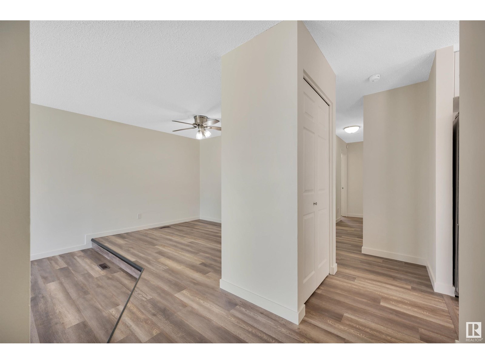 Property at 5317 56A ST image 5
