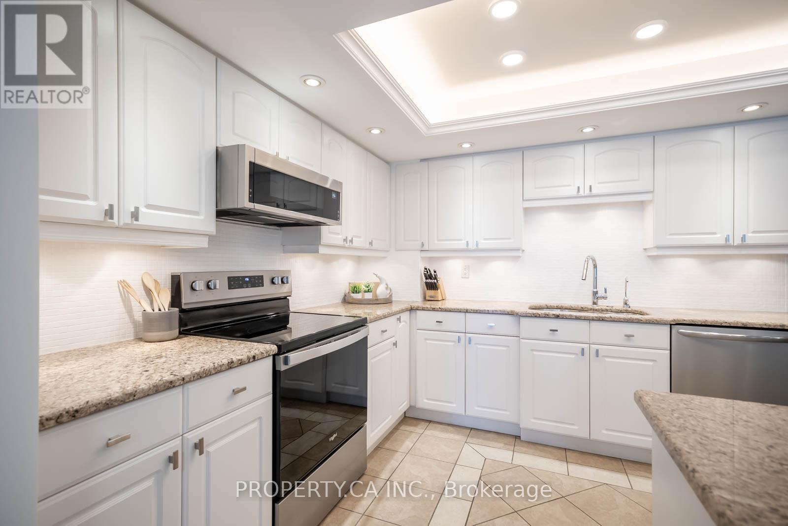 1407 - 33 University Avenue, Toronto, Ontario  M5J 2S7 - Photo 10 - C12287895