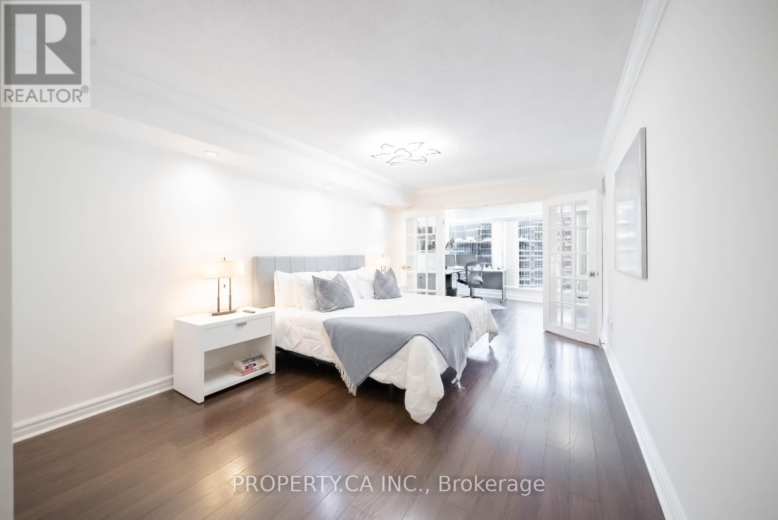 1407 - 33 University Avenue, Toronto, Ontario  M5J 2S7 - Photo 13 - C12287895