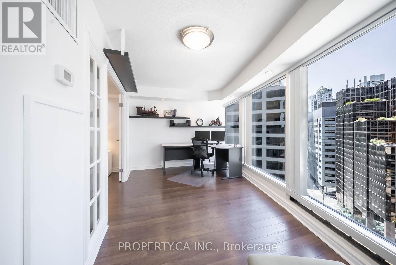 1407 - 33 University Avenue, Toronto, Ontario  M5J 2S7 - Photo 19 - C12287895