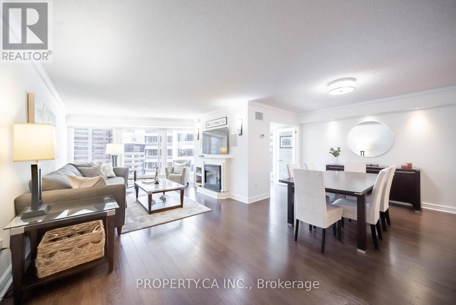 1407 - 33 University Avenue, Toronto, Ontario  M5J 2S7 - Photo 2 - C12287895