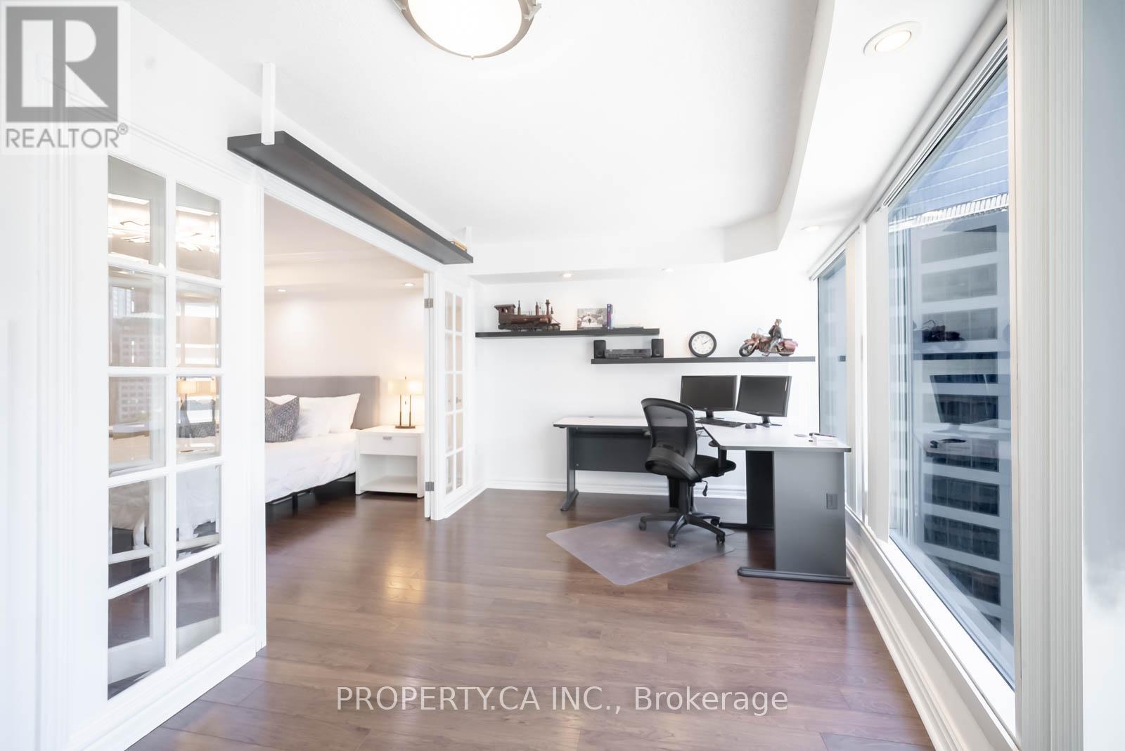 1407 - 33 University Avenue, Toronto, Ontario  M5J 2S7 - Photo 17 - C12287895