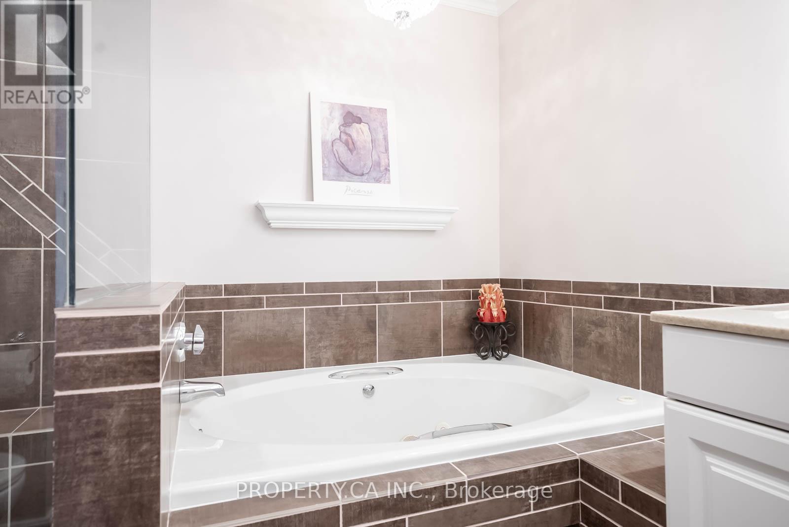 1407 - 33 University Avenue, Toronto, Ontario  M5J 2S7 - Photo 22 - C12287895