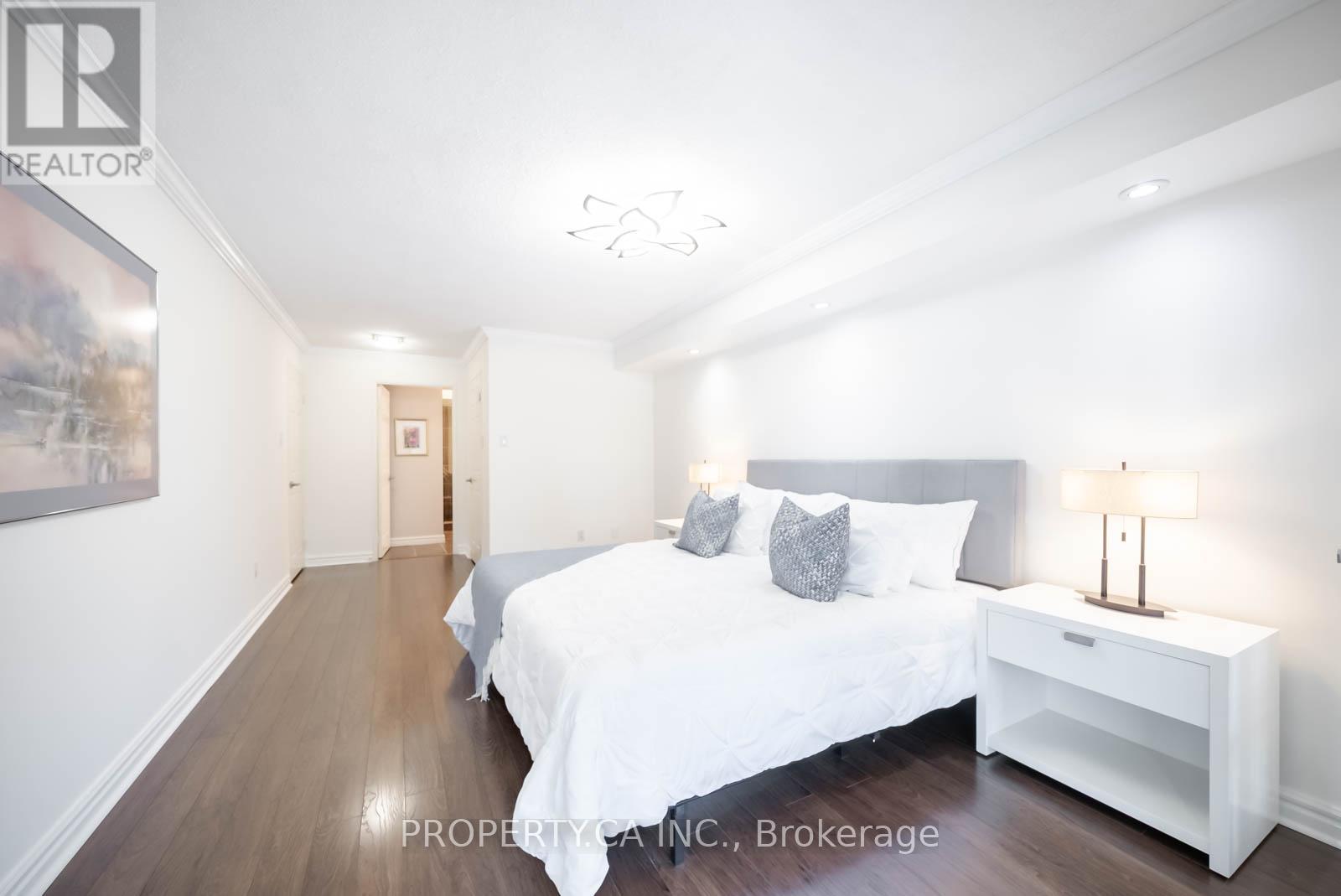 1407 - 33 University Avenue, Toronto, Ontario  M5J 2S7 - Photo 14 - C12287895