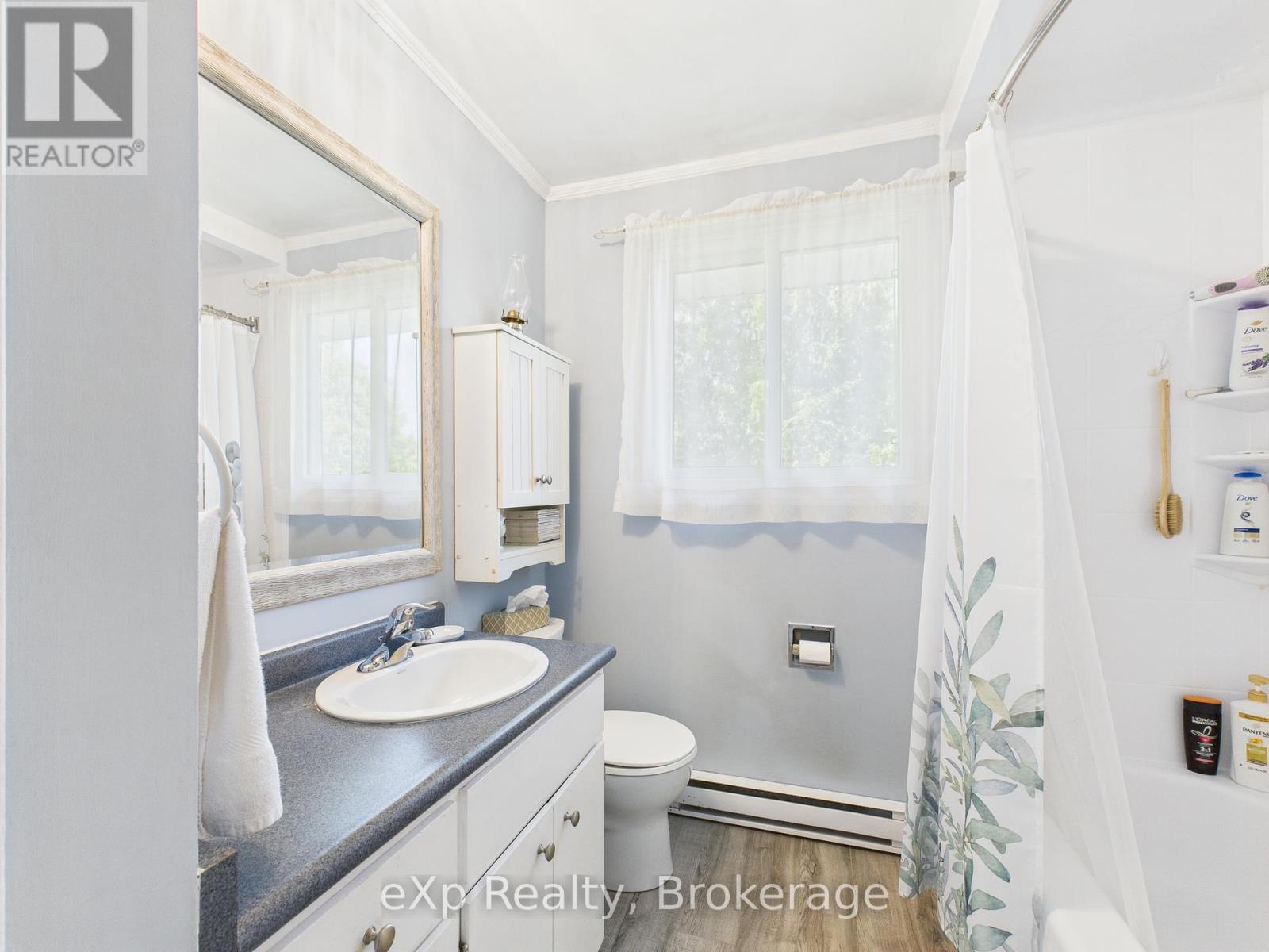 105 Menomini Road, Huron-Kinloss, Ontario  N2Z 2X3 - Photo 22 - X12271062