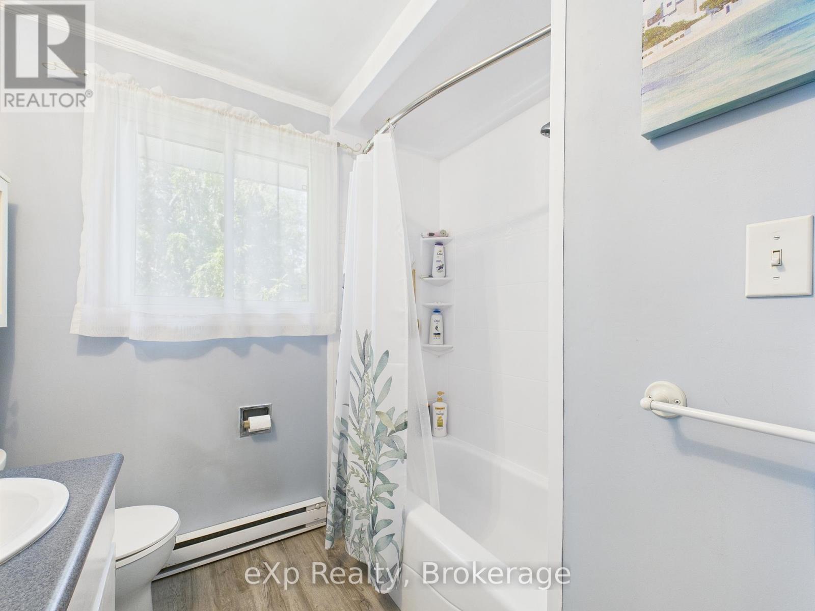 105 Menomini Road, Huron-Kinloss, Ontario  N2Z 2X3 - Photo 23 - X12271062