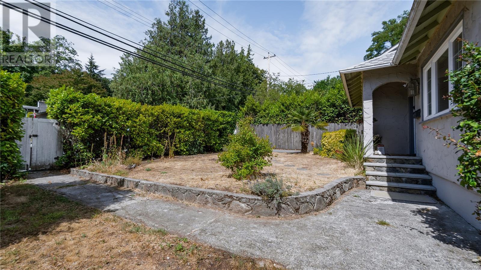 Property at 2550 Sinclair Rd image 2