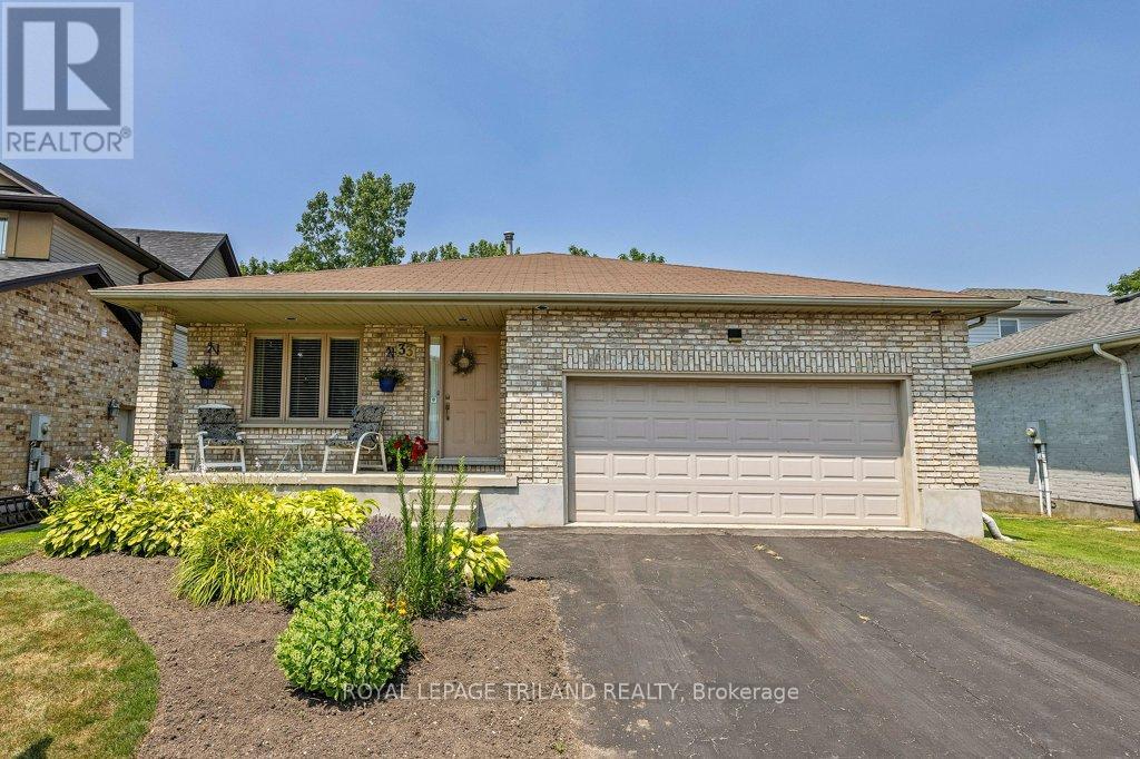 Property at 33 STONEYCREEK CRESCENT image 1