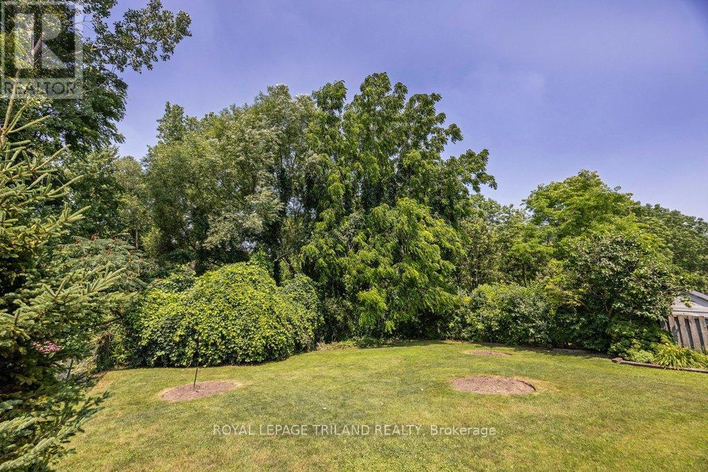 Property at 33 STONEYCREEK CRESCENT image 3