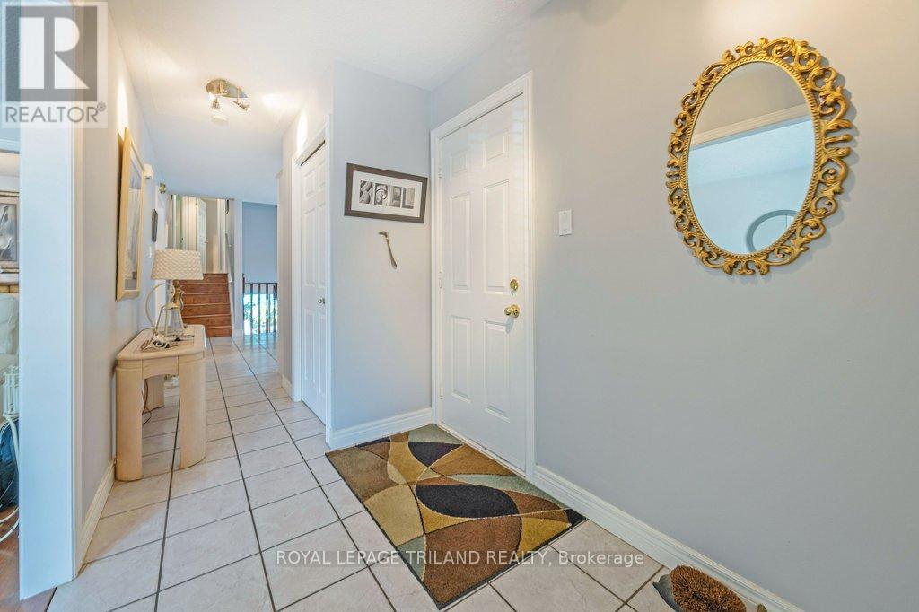 Property at 33 STONEYCREEK CRESCENT image 5