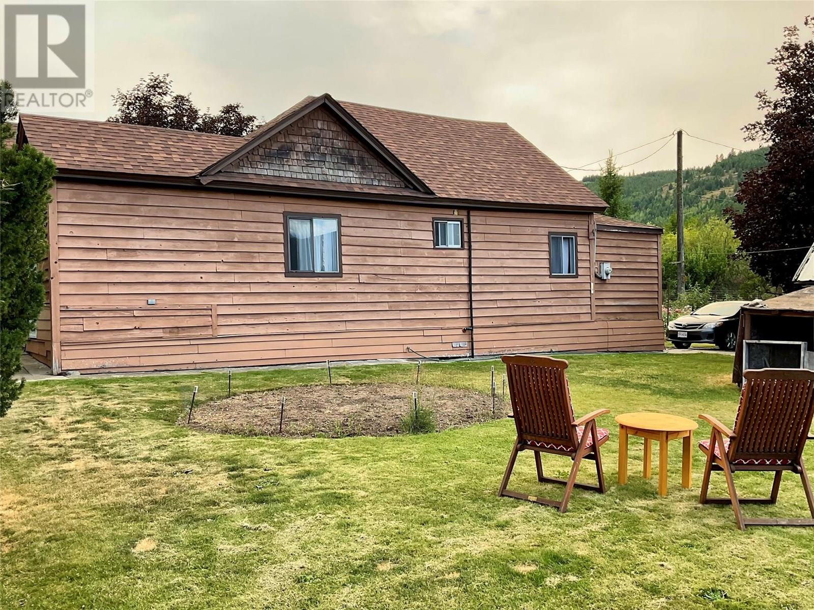 555 Everette Avenue, Greenwood, British Columbia  V0H 1J0 - Photo 11 - 10356160