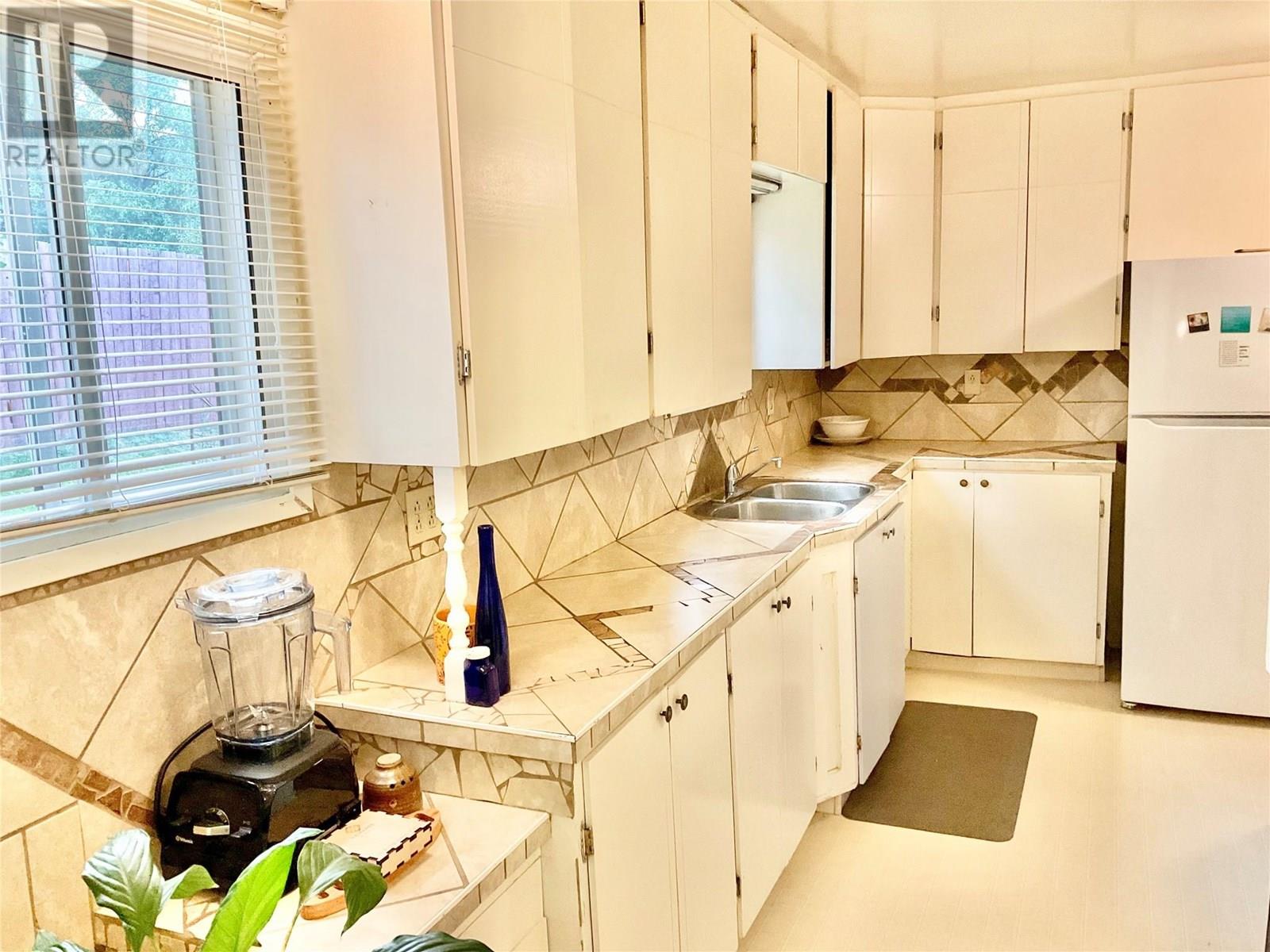 555 Everette Avenue, Greenwood, British Columbia  V0H 1J0 - Photo 19 - 10356160