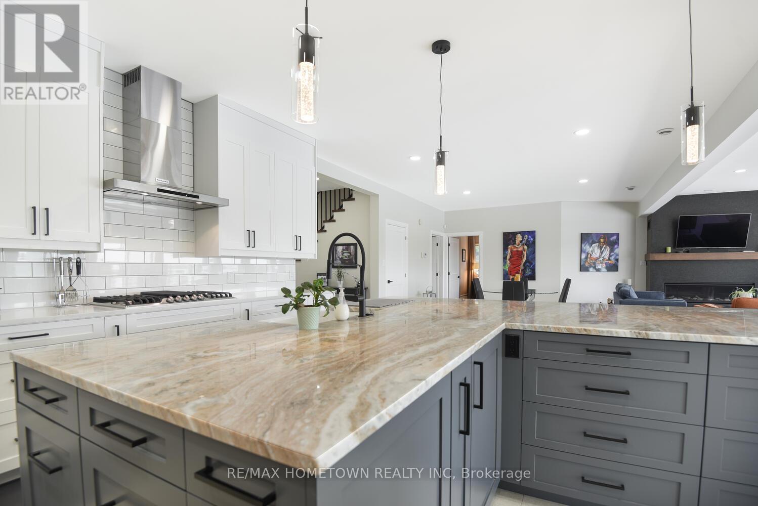201 Empire Hanna Road E, Edwardsburgh/cardinal, Ontario  K0E 1E0 - Photo 11 - X12288845