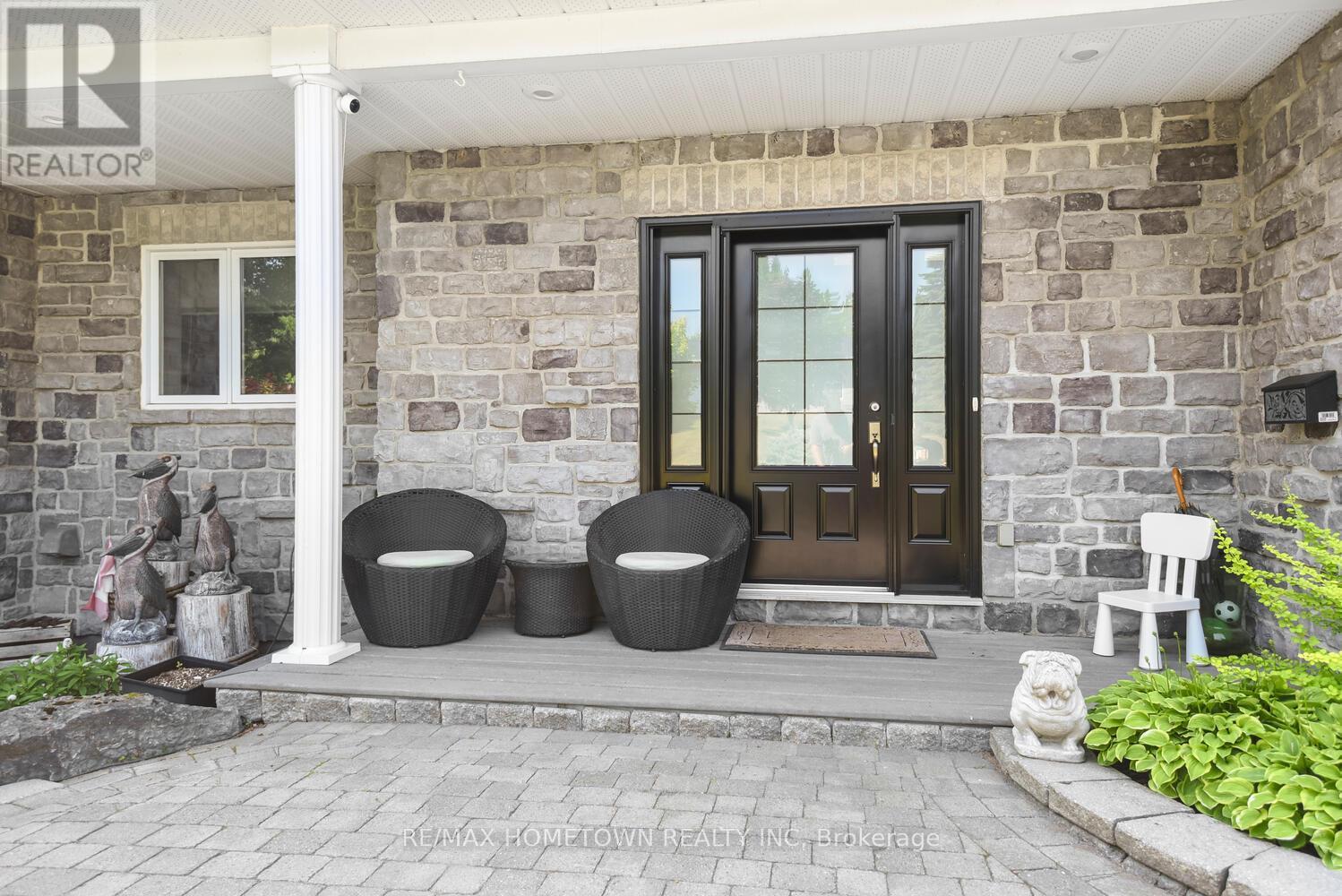 201 Empire Hanna Road E, Edwardsburgh/cardinal, Ontario  K0E 1E0 - Photo 8 - X12288845