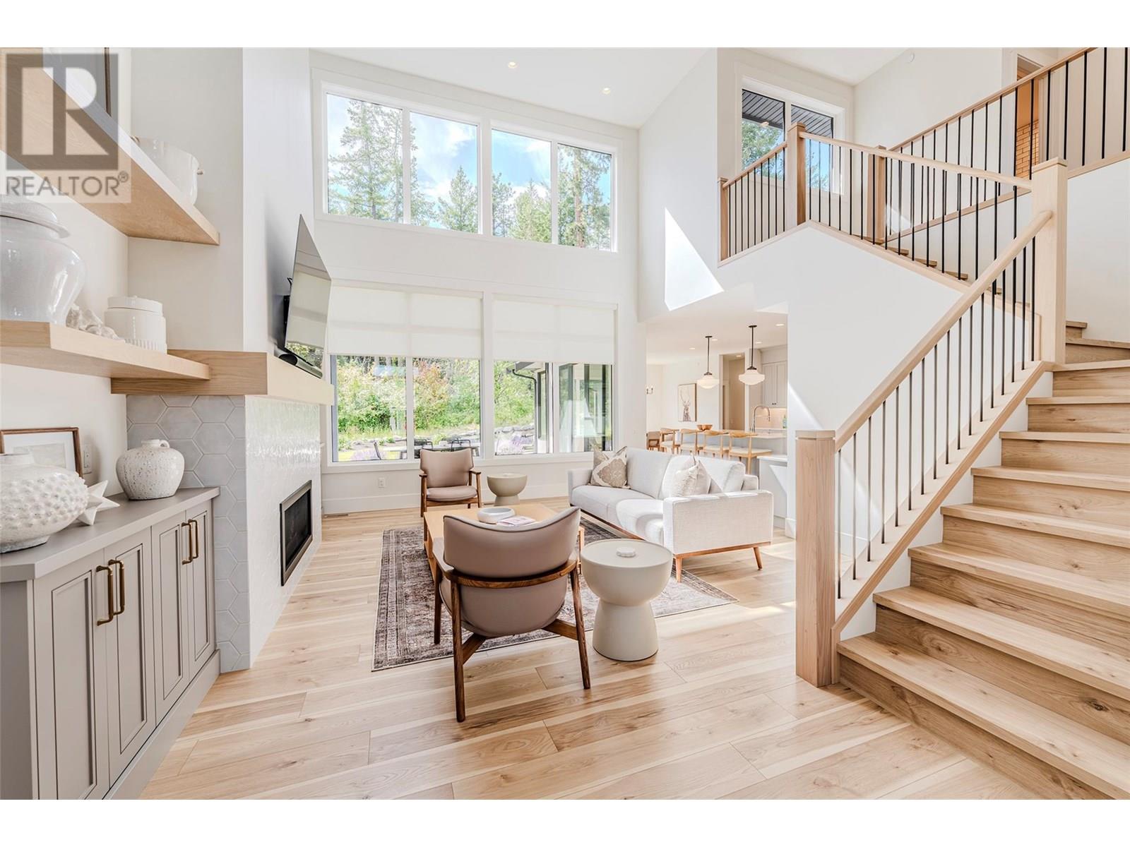 184 Diamond Way, Vernon, British Columbia  V1H 0A2 - Photo 2 - 10356127