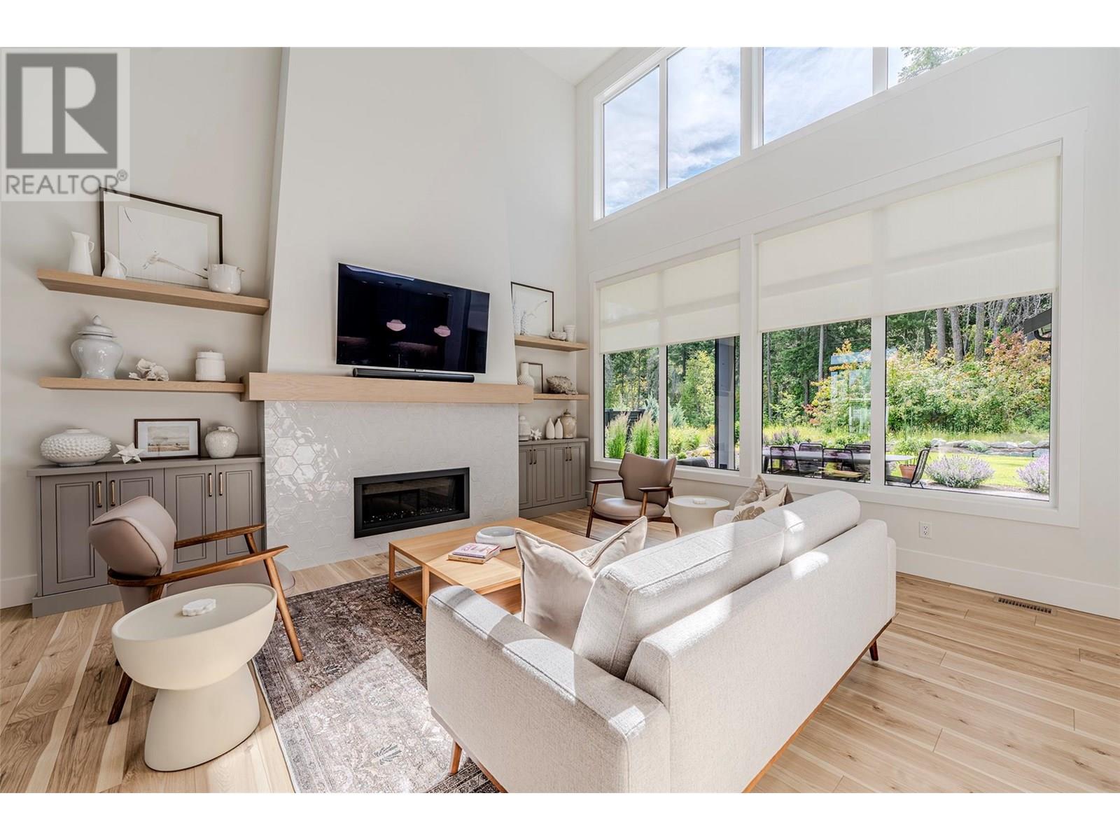 184 Diamond Way, Vernon, British Columbia  V1H 0A2 - Photo 3 - 10356127