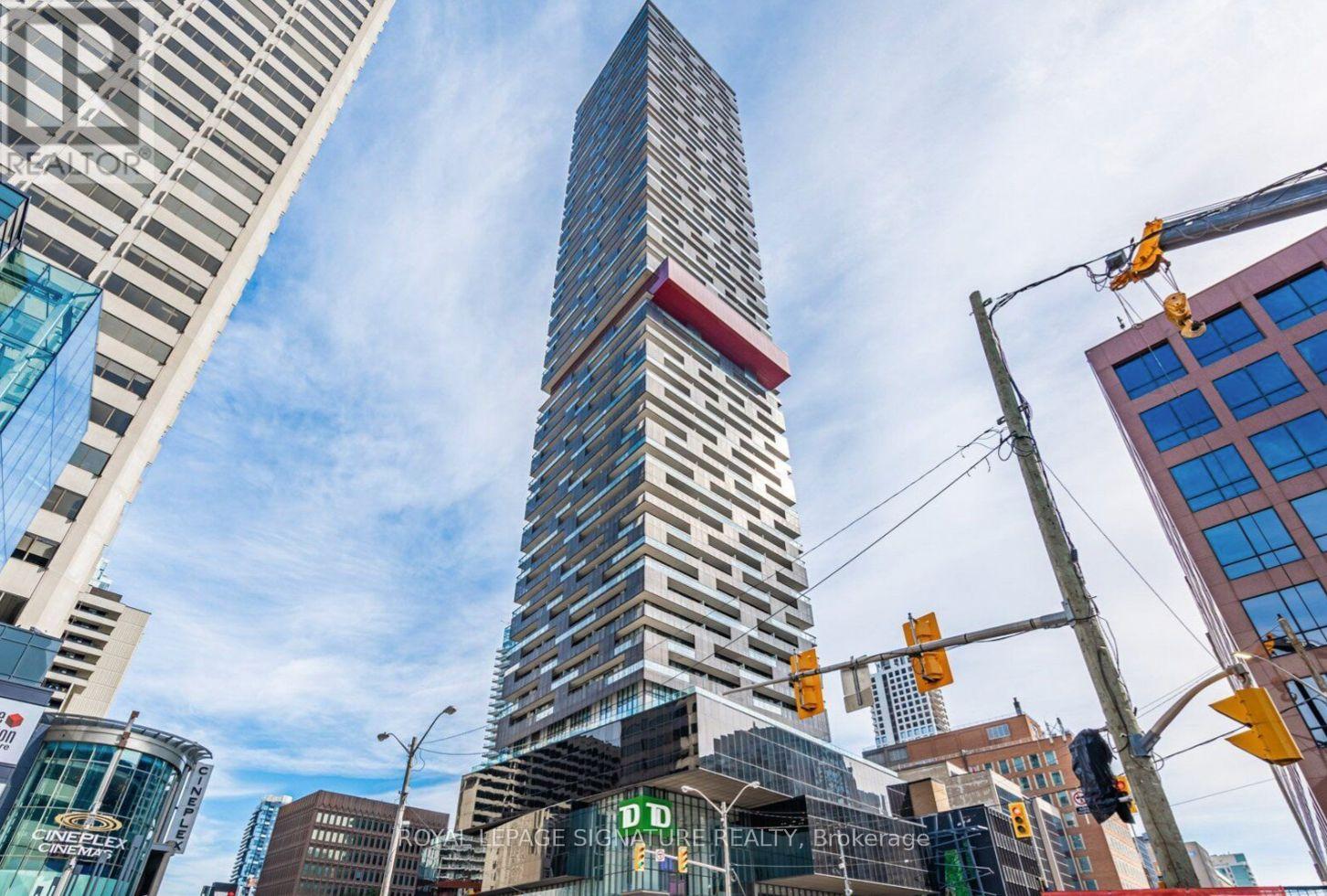 2402 - 8 EGLINTON AVENUE E, Toronto, Ontario