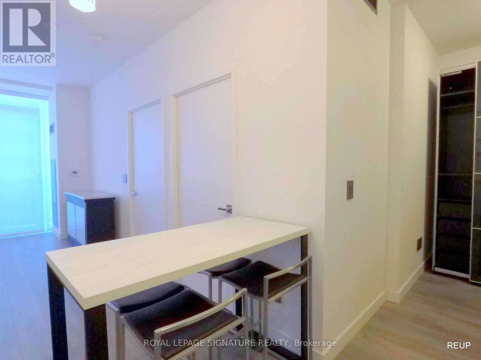 2402 - 8 Eglinton Avenue E, Toronto, Ontario  M4P 0C1 - Photo 6 - C12288604