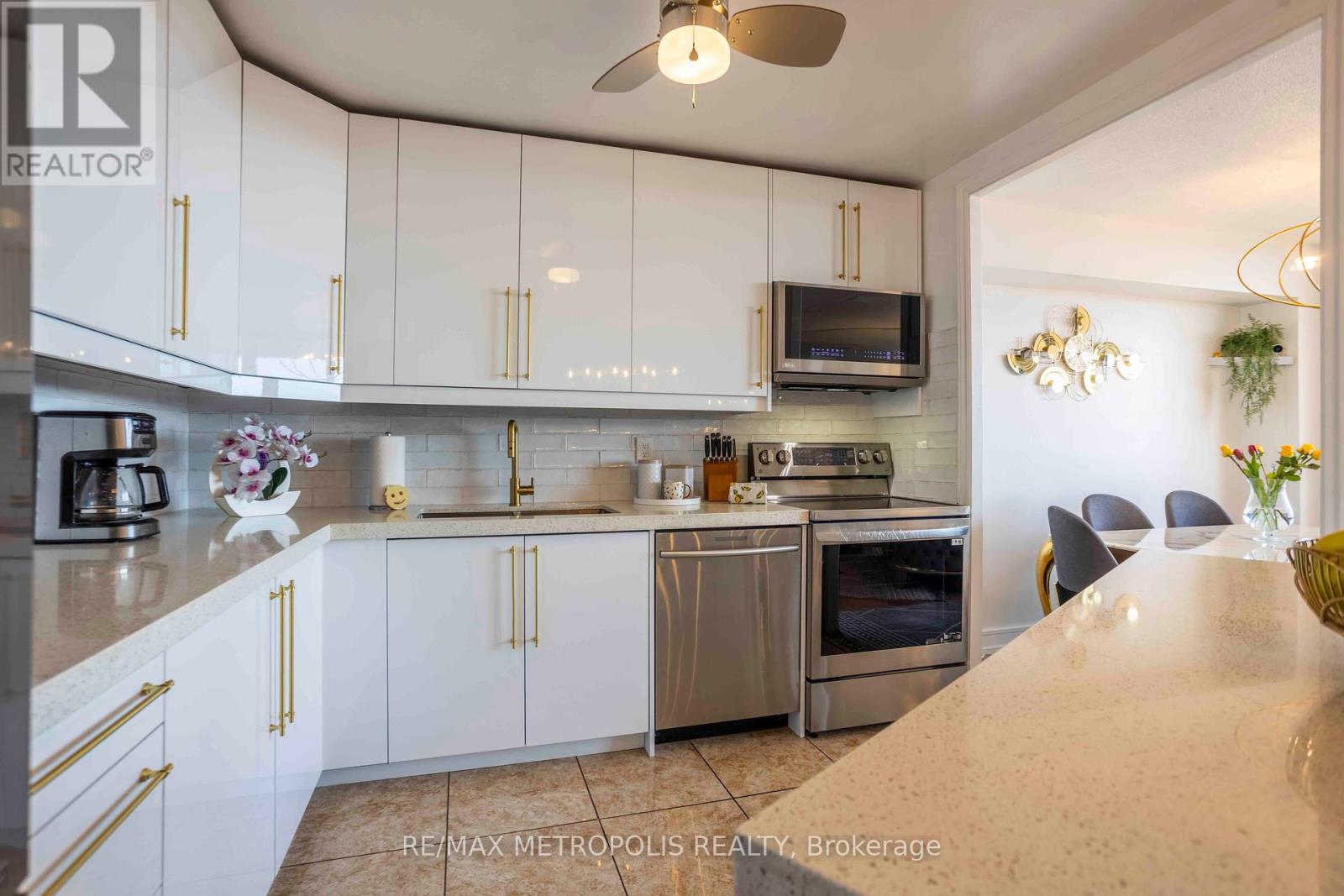 Ph01 - 15 Vicora Linkway, Toronto, Ontario  M3C 1A9 - Photo 8 - C12288713