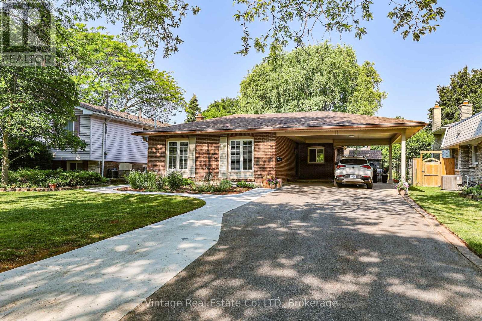 Property at 11 TRINIDAD CRESCENT image 2