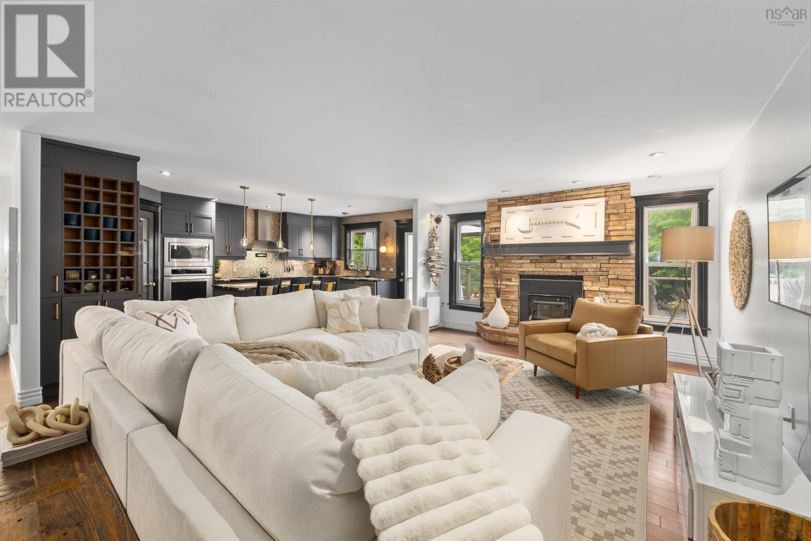 Property at 390 Gleneagles Drive image 4